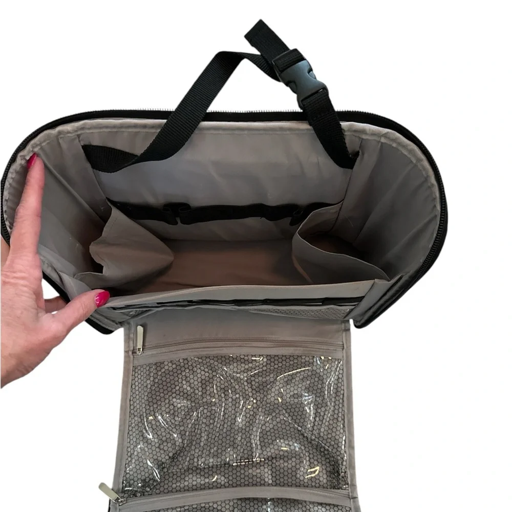 Travelon Hanging Toiletry Bag, Leopard Print, Like New